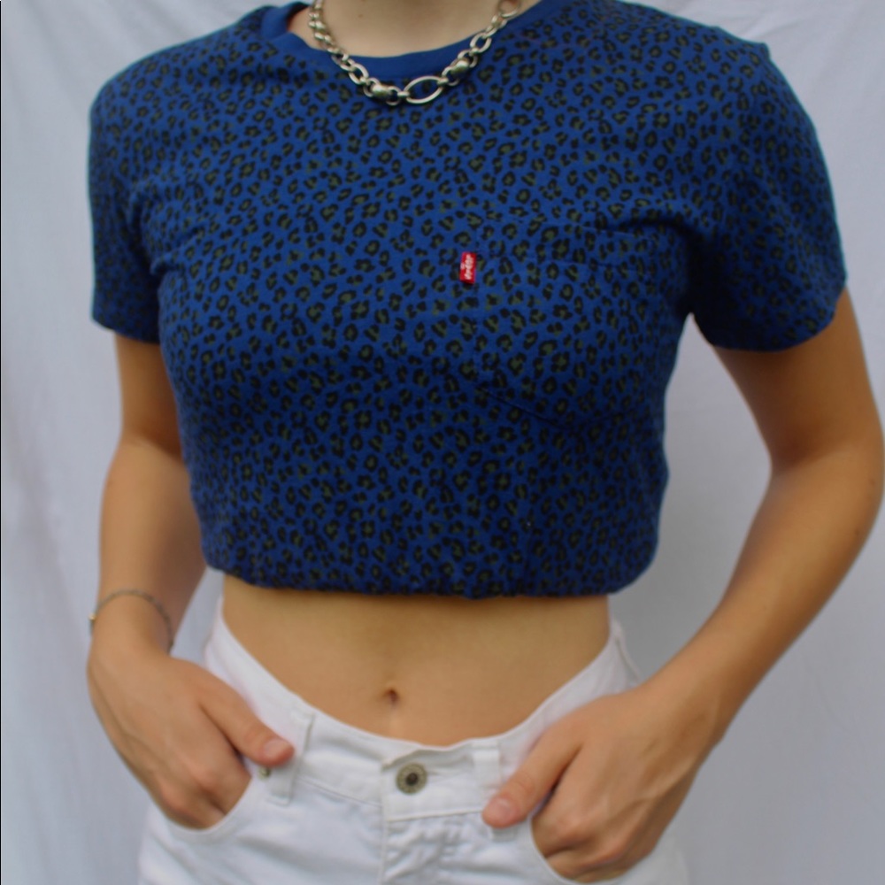 Levi’s cheetah tee